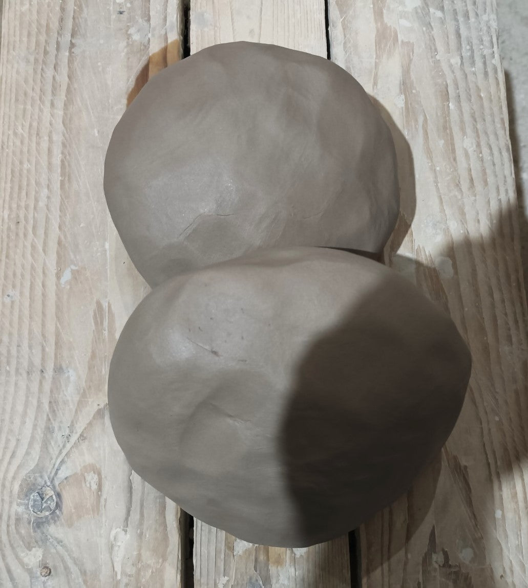 White Stoneware Ceramic Pottery Clay Upto Cone 6 or 1200 Celcius