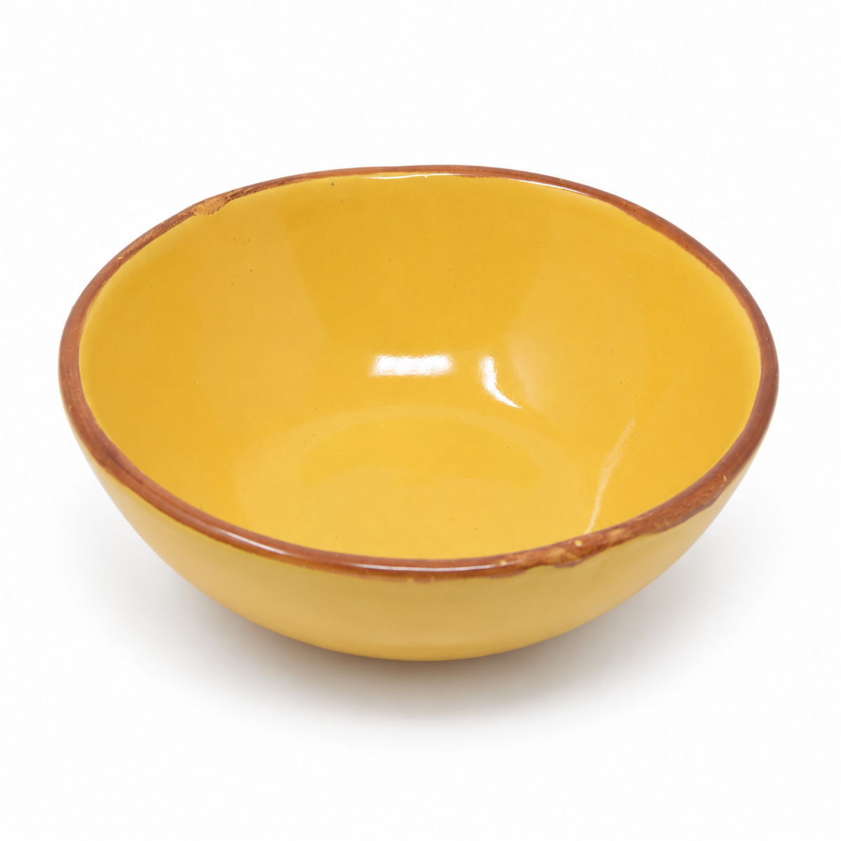 500 ml round ceramic serving bowl with smooth glazed interior, curved sides and defined rim
